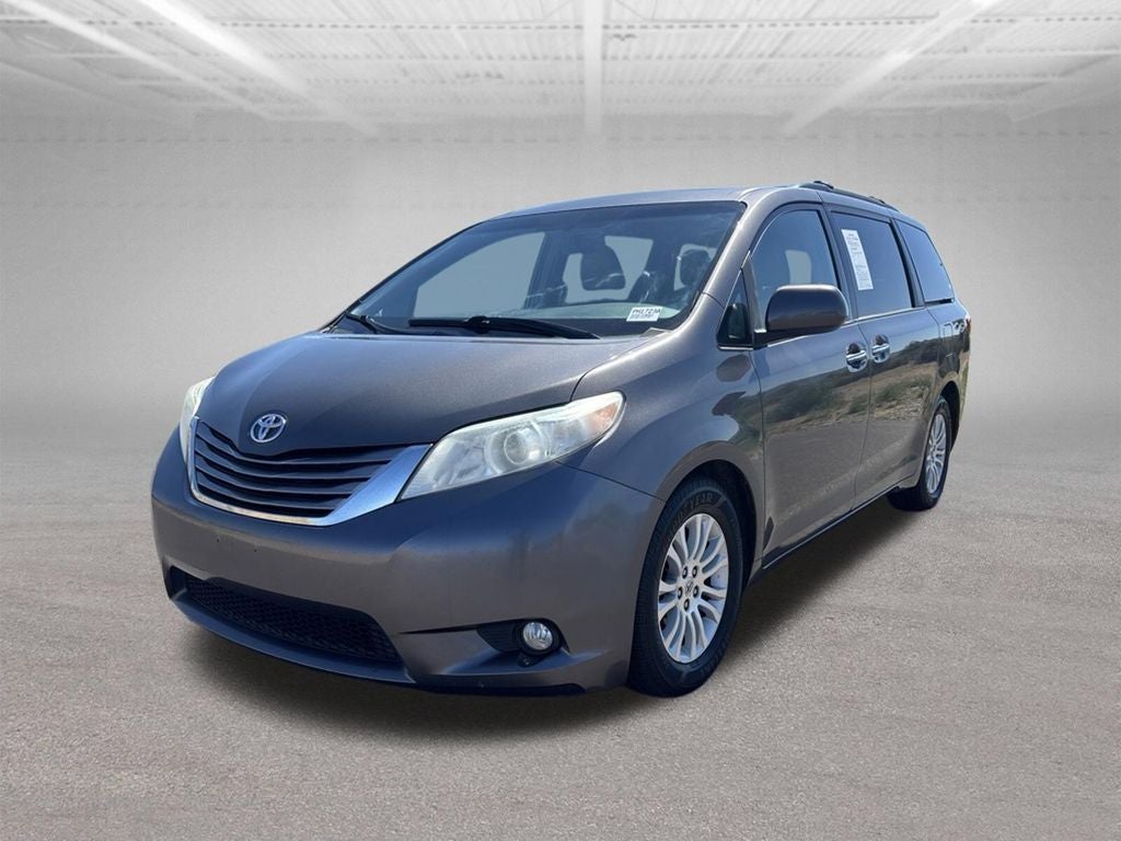 2015 Toyota Sienna XLE 8 Passenger