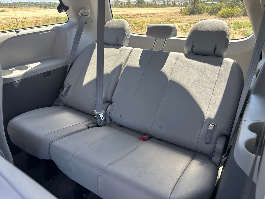 2015 Toyota Sienna XLE 8 Passenger