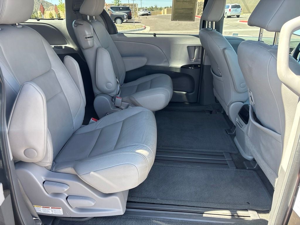 2015 Toyota Sienna XLE 8 Passenger