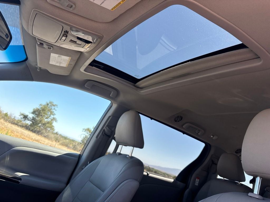 2015 Toyota Sienna XLE 8 Passenger