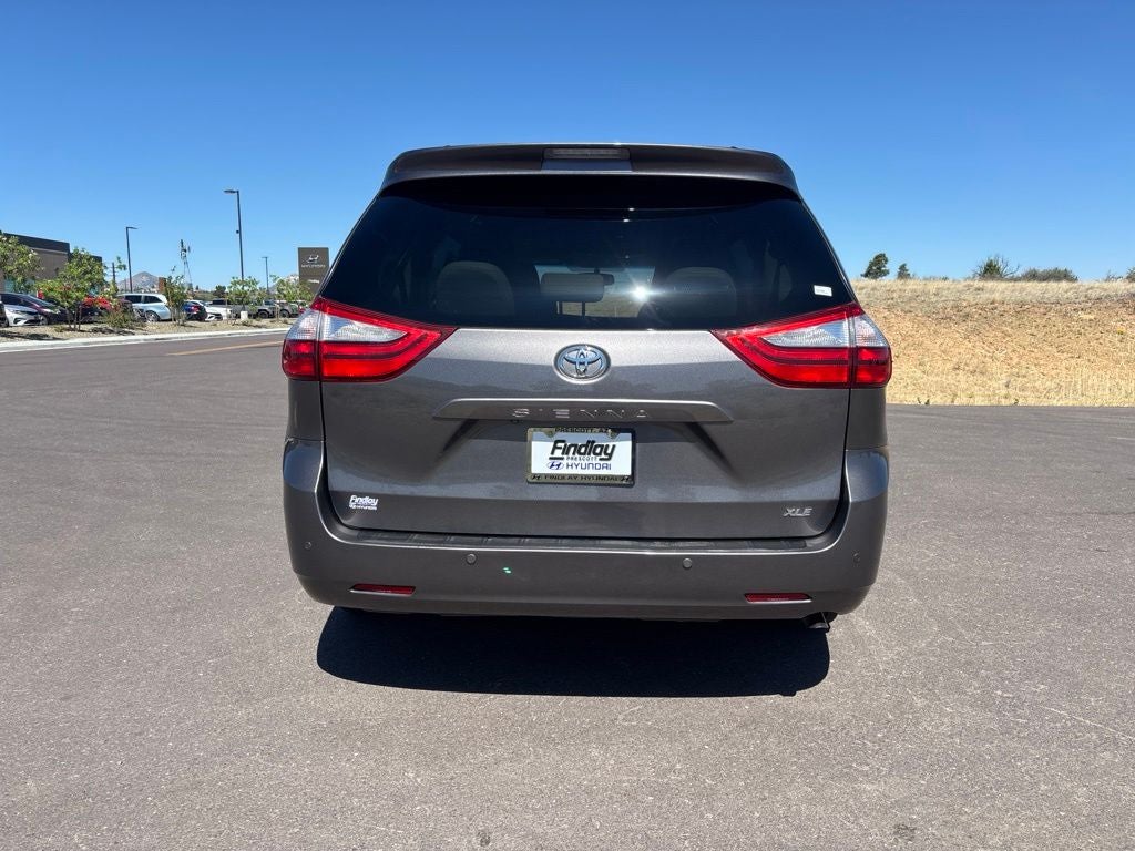 2015 Toyota Sienna XLE 8 Passenger