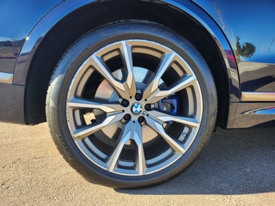 2022 BMW X7 M50i