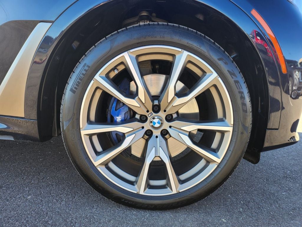 2022 BMW X7 M50i