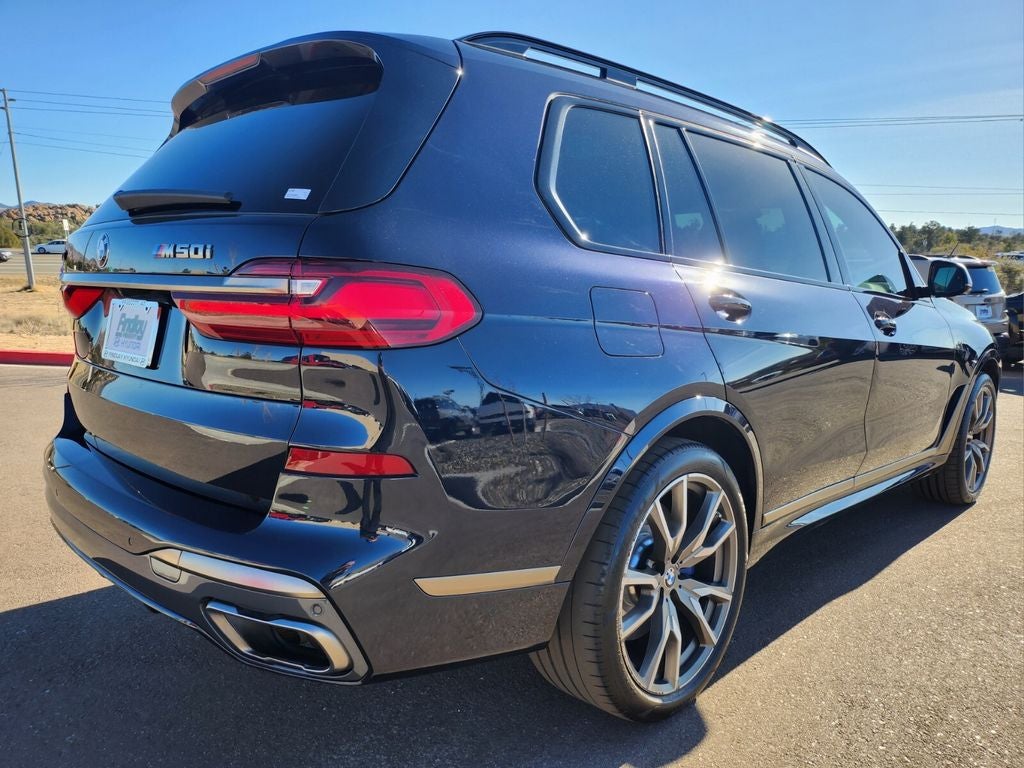2022 BMW X7 M50i