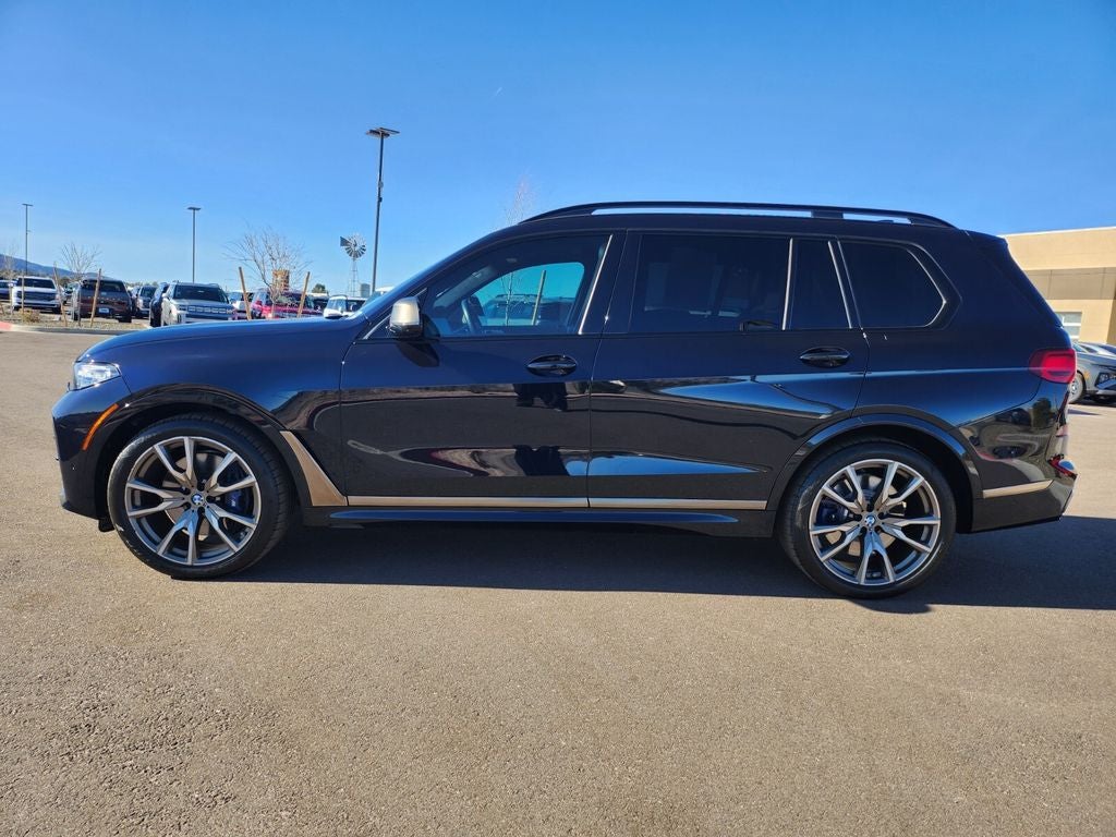 2022 BMW X7 M50i