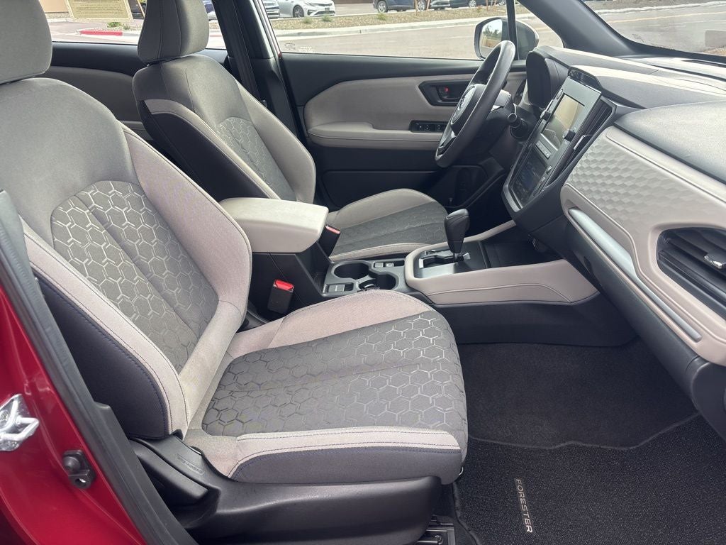 2025 Subaru Forester Base