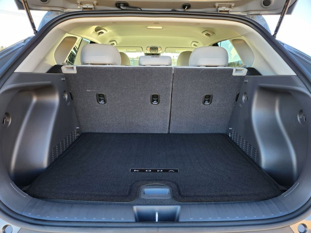 2025 Hyundai KONA SE