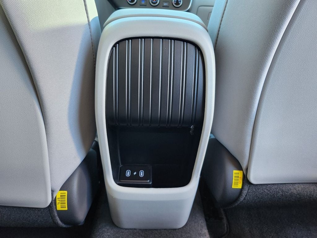 2025 Hyundai KONA SE