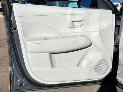 2025 Hyundai KONA SE