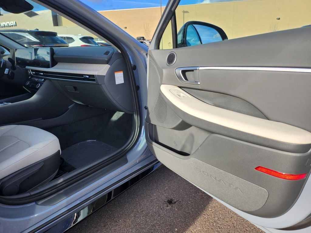 2026 Hyundai SONATA HYBRID SEL