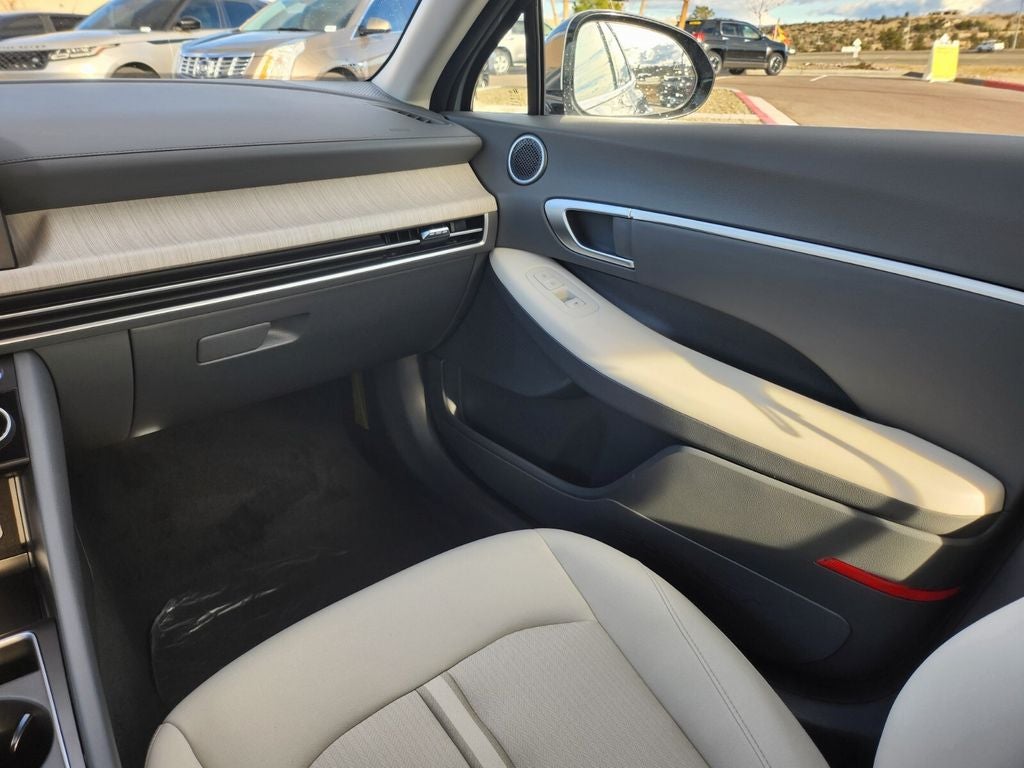 2026 Hyundai SONATA HYBRID SEL