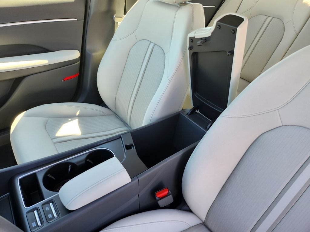 2026 Hyundai SONATA HYBRID SEL