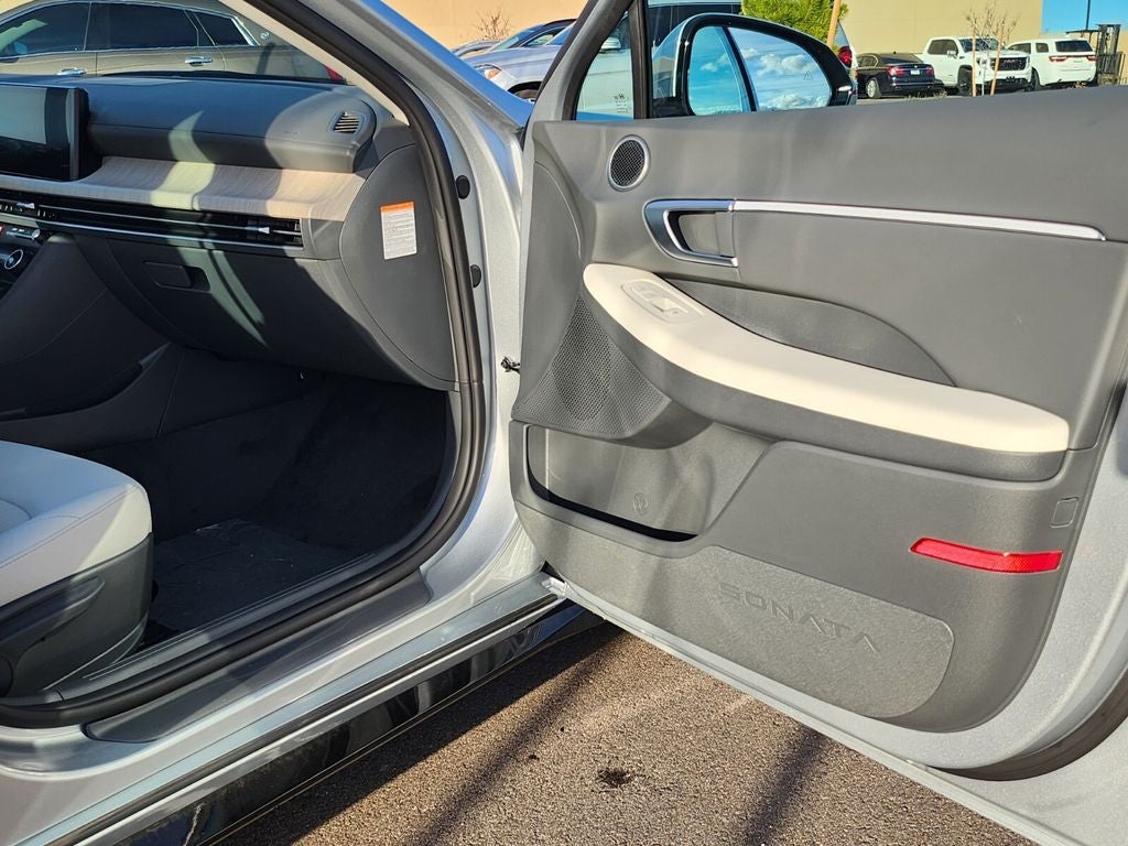 2026 Hyundai SONATA HYBRID SEL