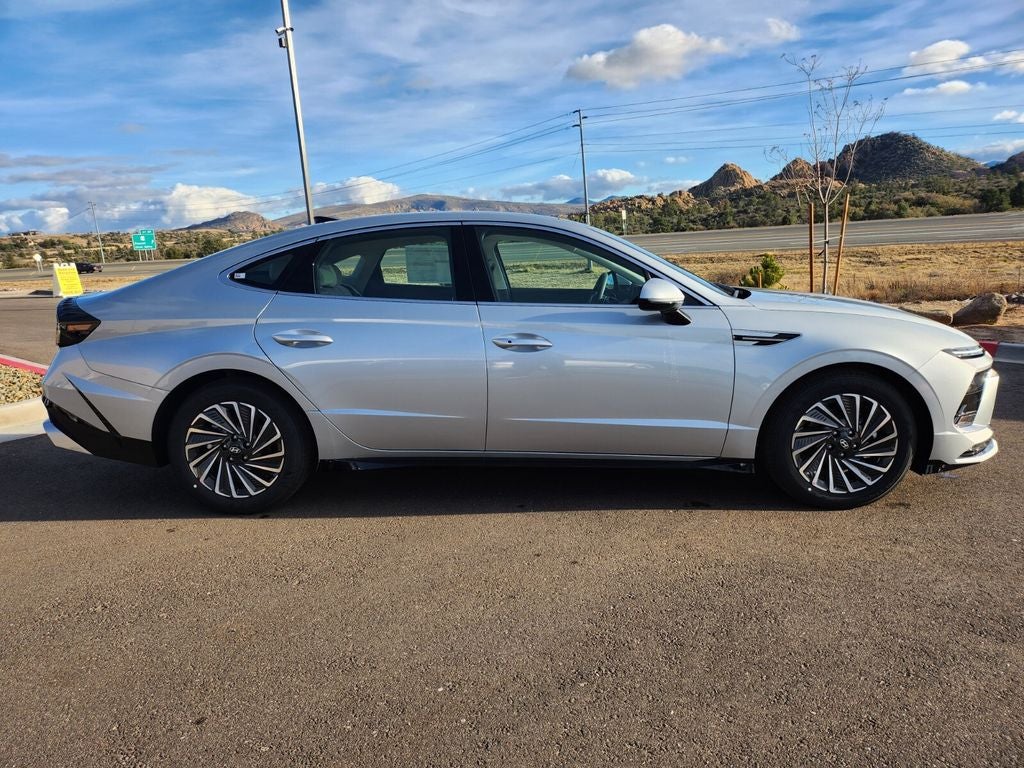 2026 Hyundai SONATA HYBRID SEL