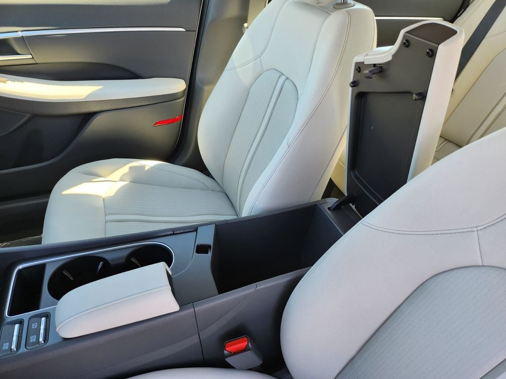 2026 Hyundai SONATA HYBRID SEL