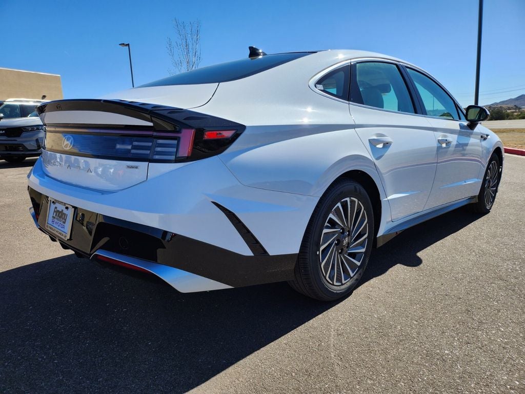 2026 Hyundai SONATA HYBRID SEL