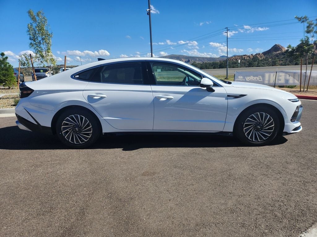 2025 Hyundai SONATA HYBRID Limited