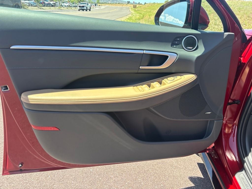 2025 Hyundai SONATA HYBRID Limited