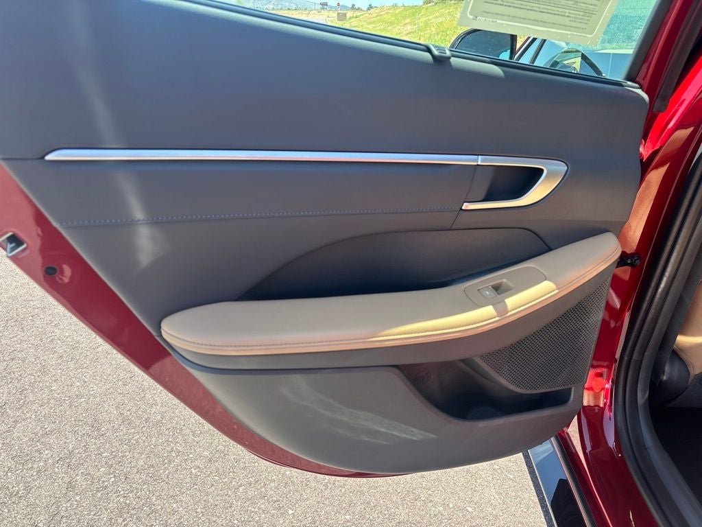2025 Hyundai SONATA HYBRID Limited