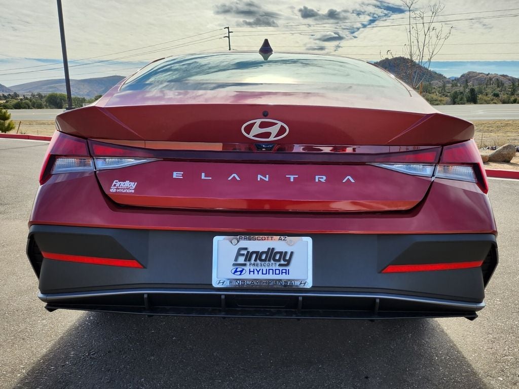2026 Hyundai ELANTRA SE