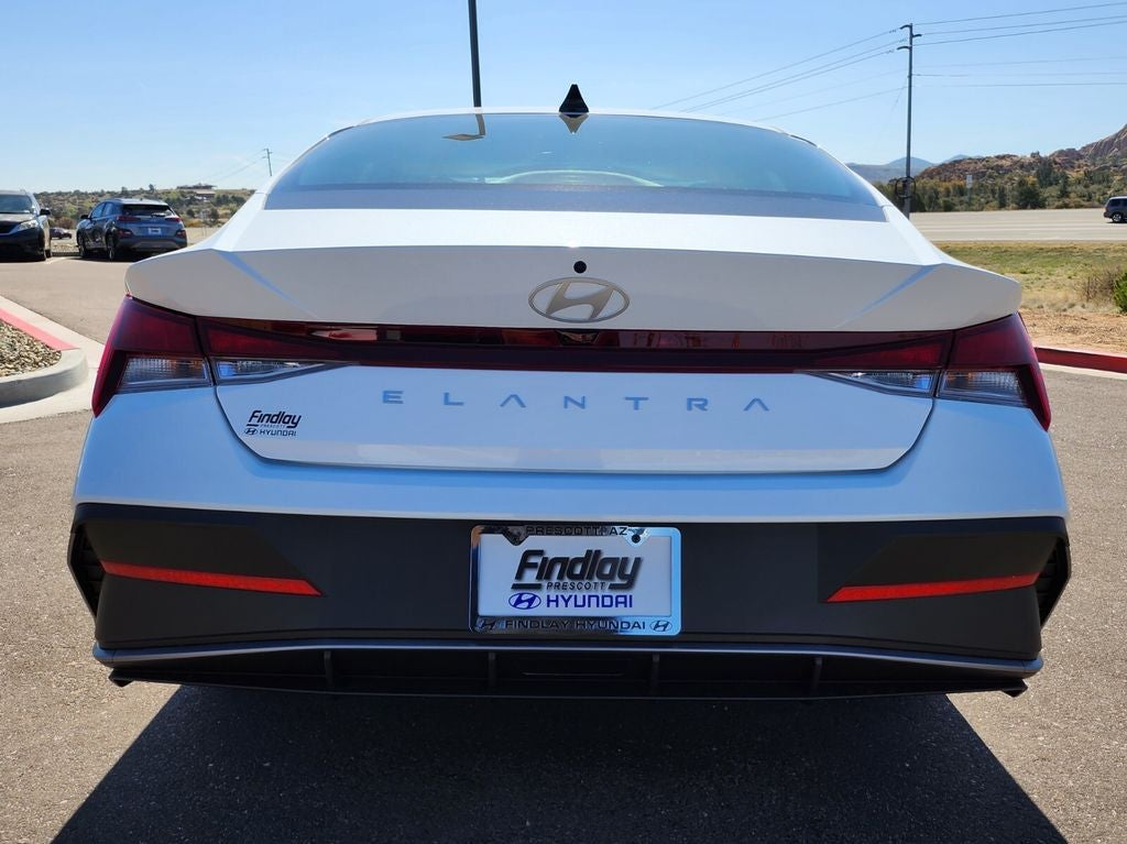 2026 Hyundai ELANTRA SE