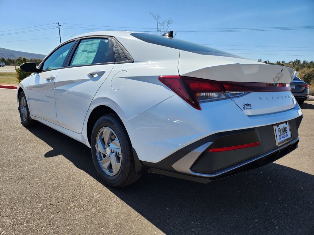 2026 Hyundai ELANTRA SE