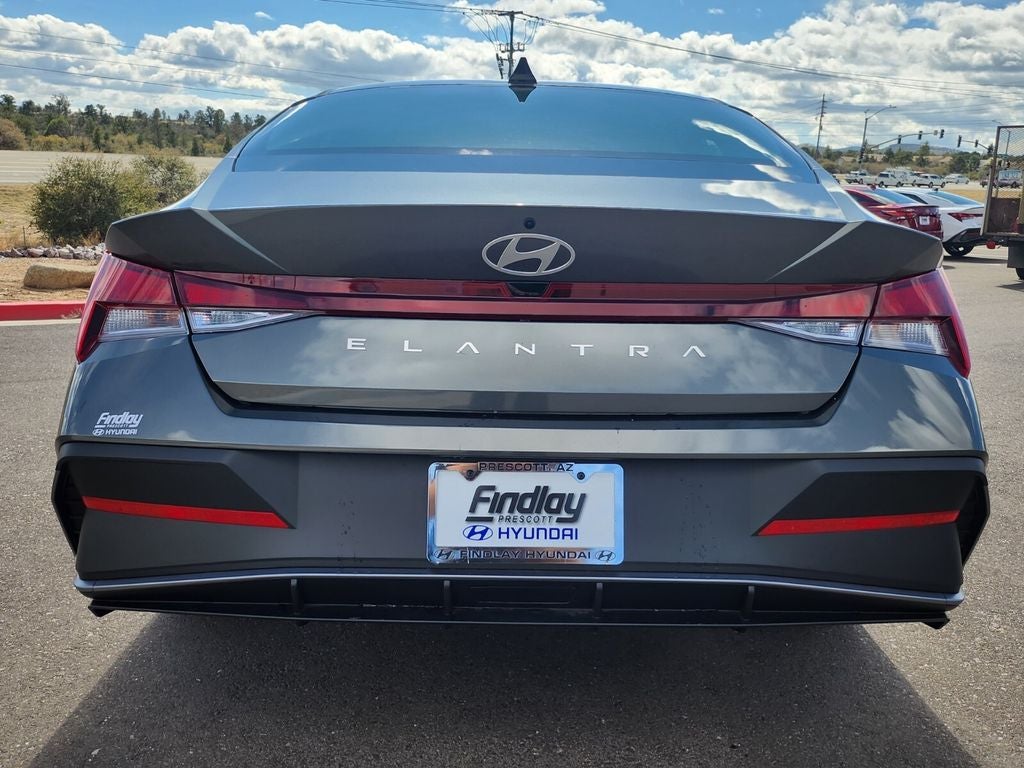 2026 Hyundai ELANTRA SE