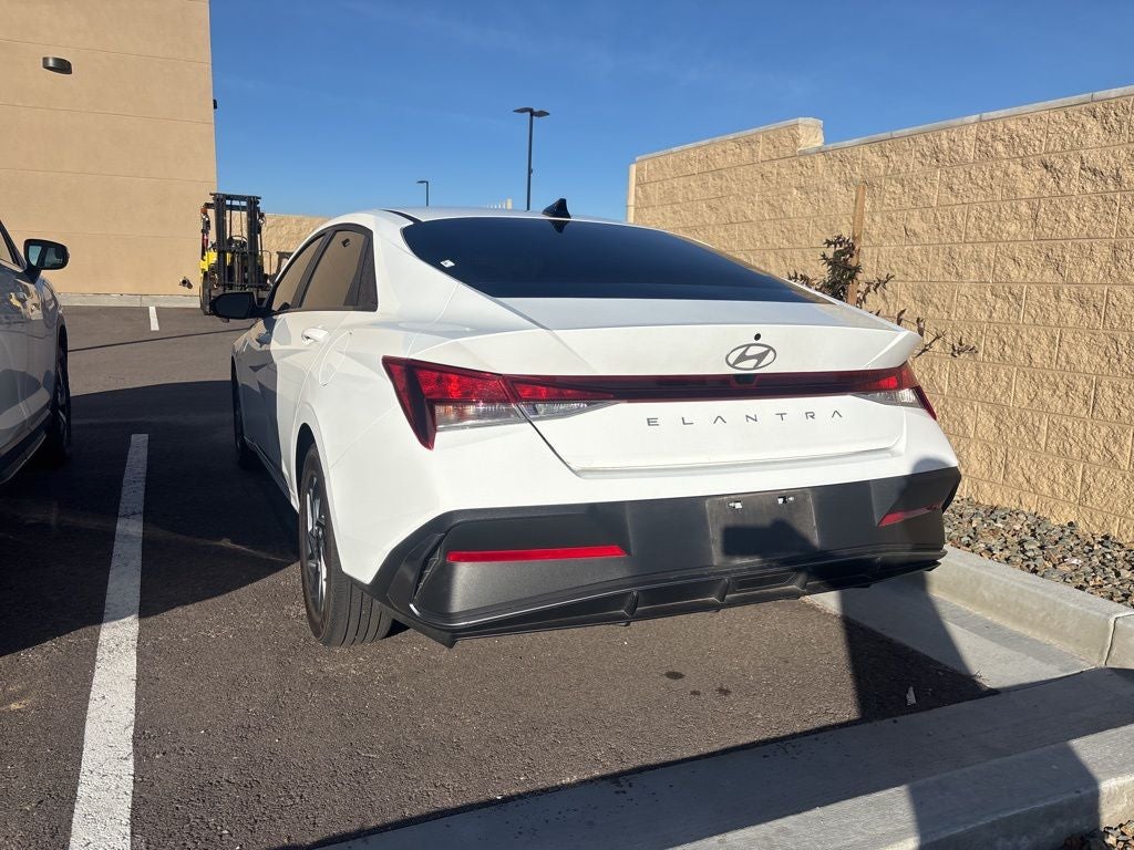 2024 Hyundai ELANTRA SEL