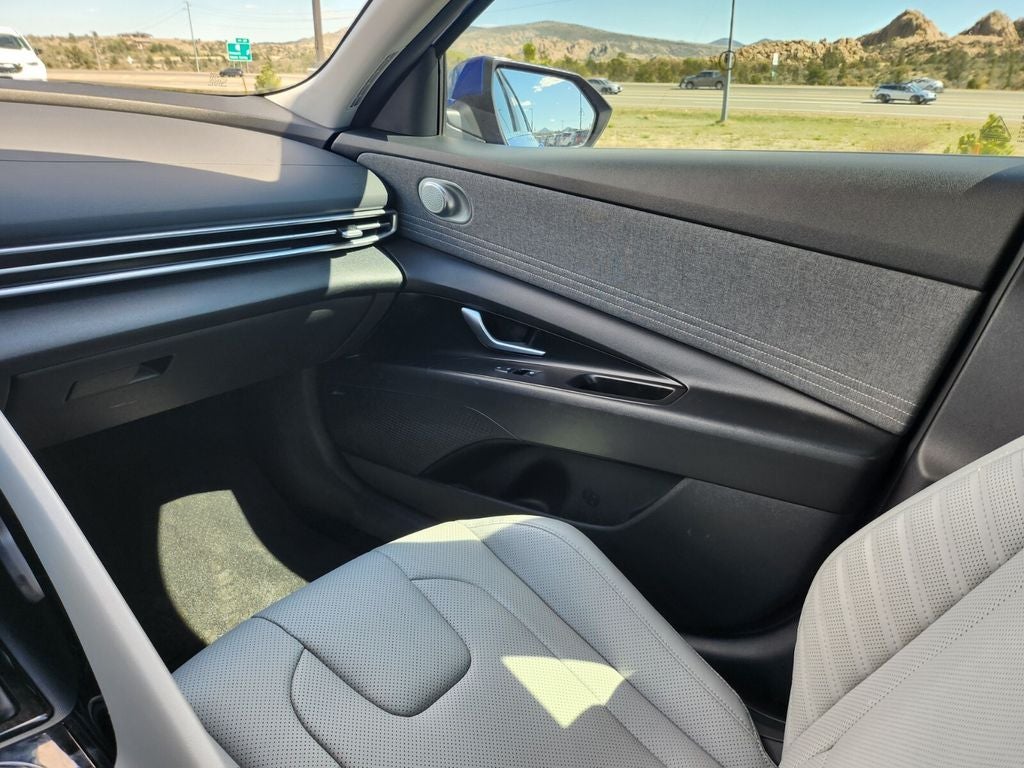 2022 Hyundai ELANTRA HYBRID Limited