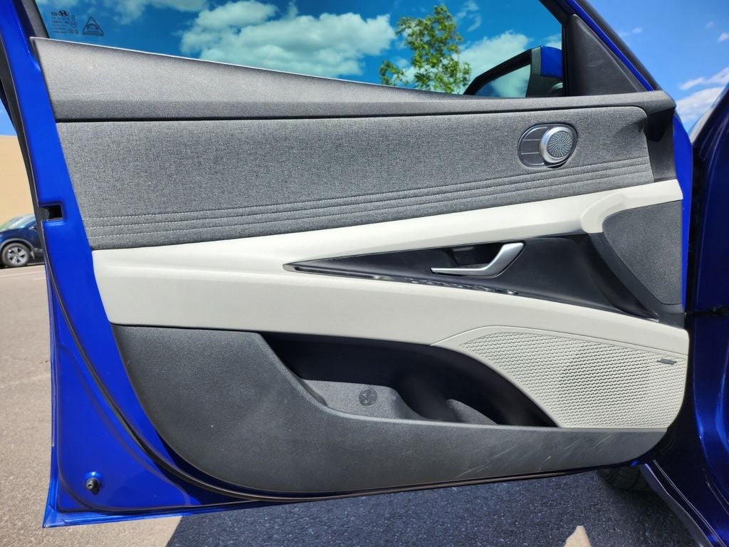 2022 Hyundai ELANTRA HYBRID Limited