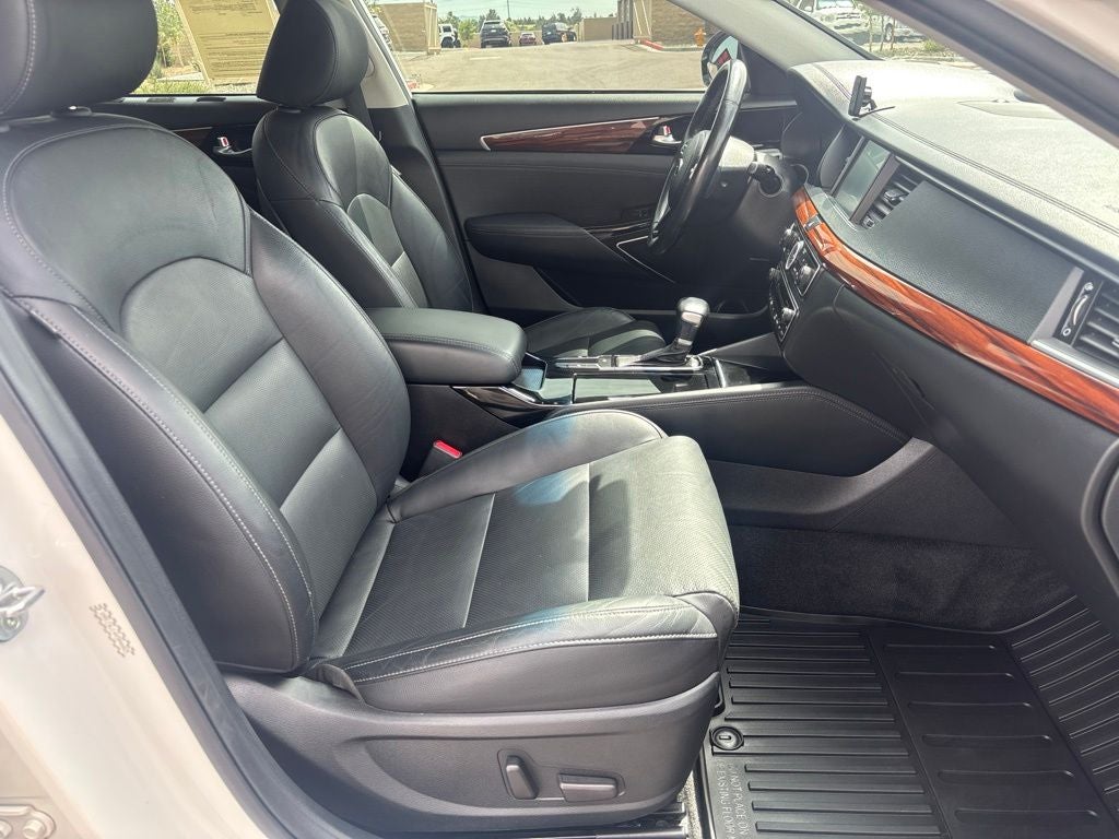 2017 Kia Cadenza Premium