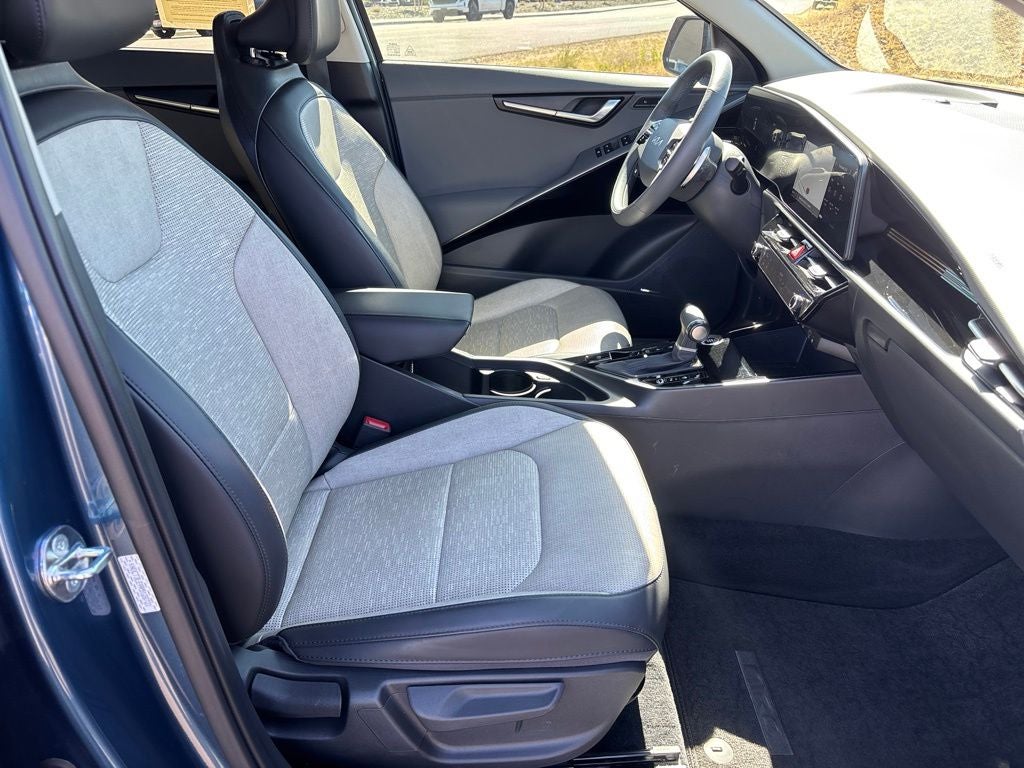 2024 Kia Niro SX