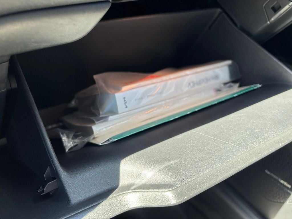 2024 Kia Niro SX