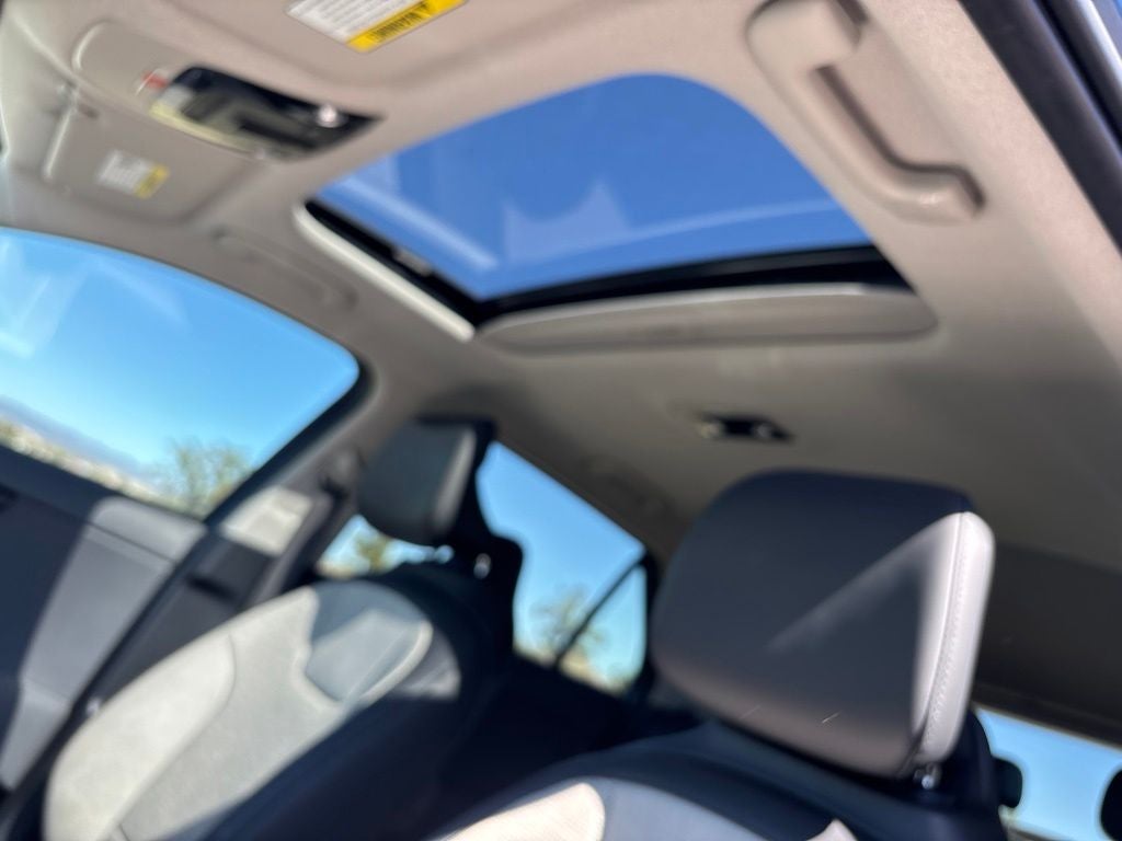 2024 Kia Niro SX