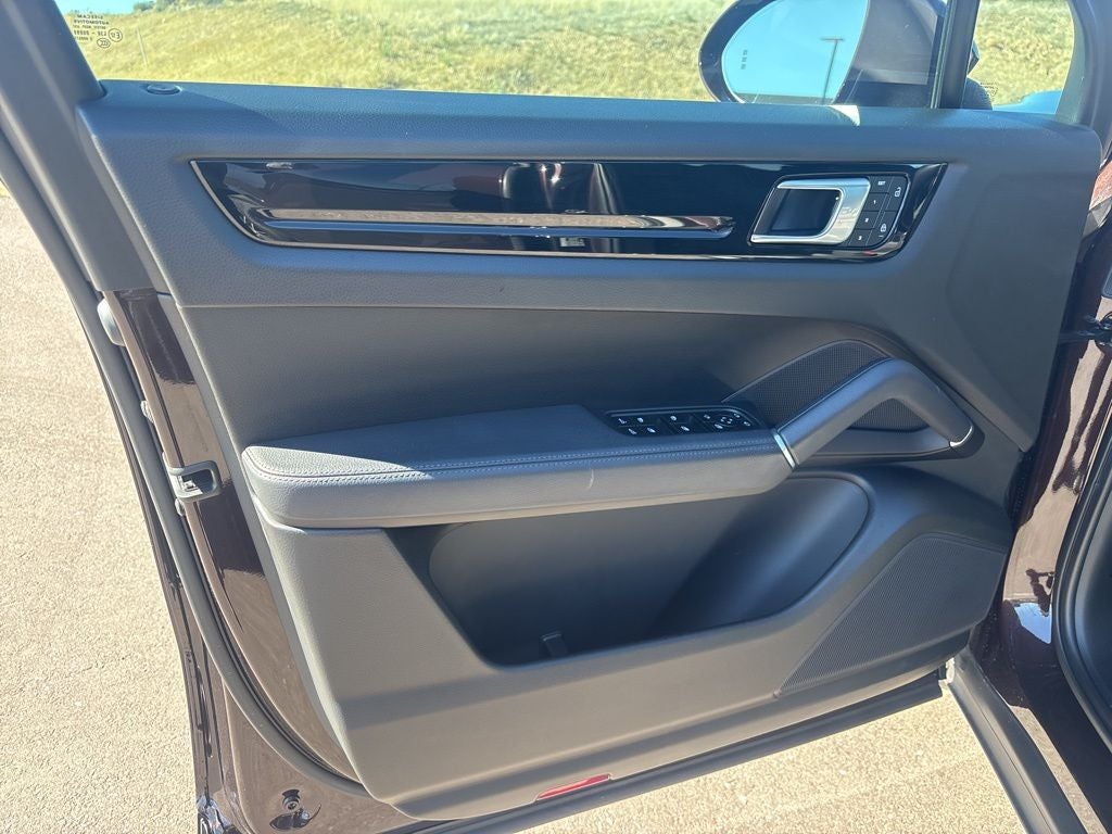 2023 Porsche Cayenne Base