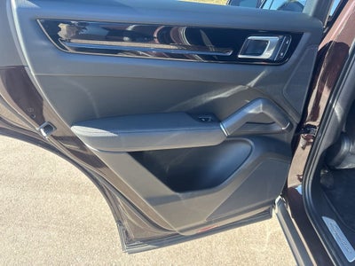 2023 Porsche Cayenne Base