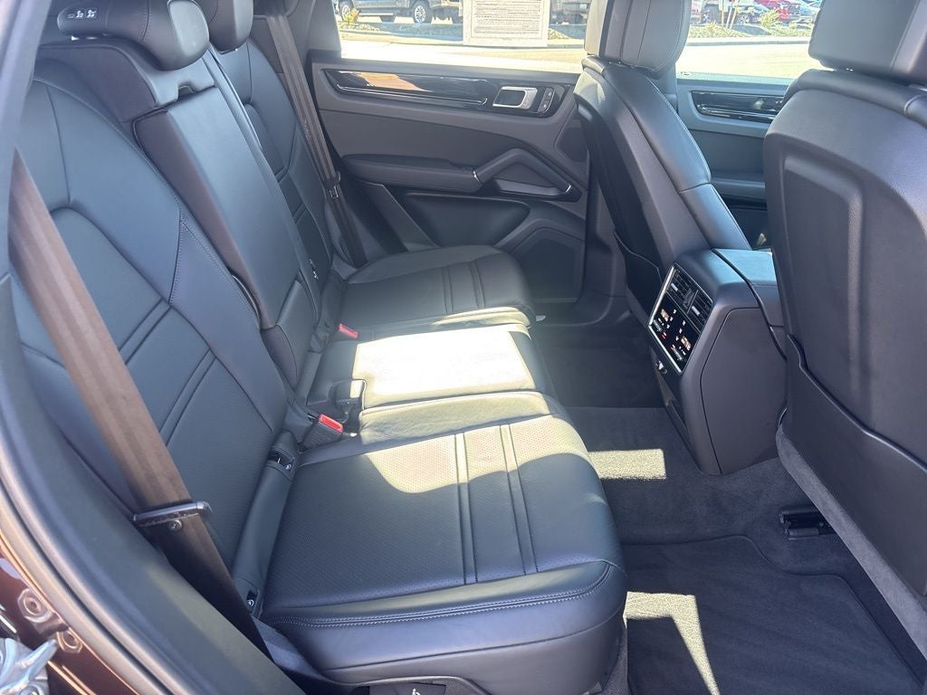 2023 Porsche Cayenne Base