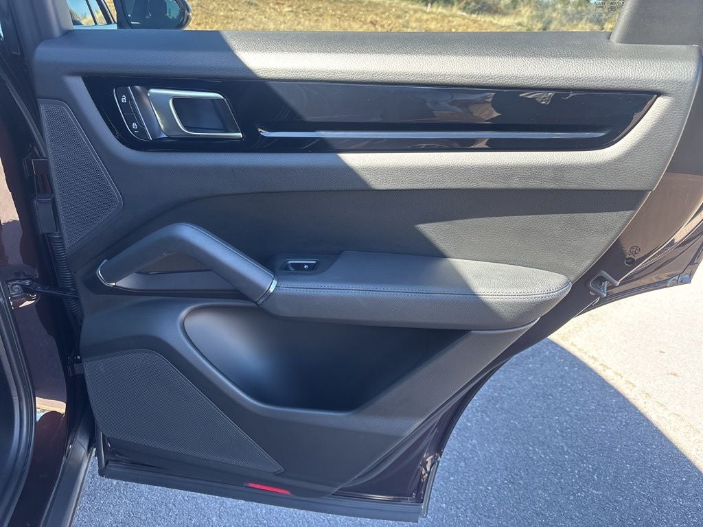 2023 Porsche Cayenne Base