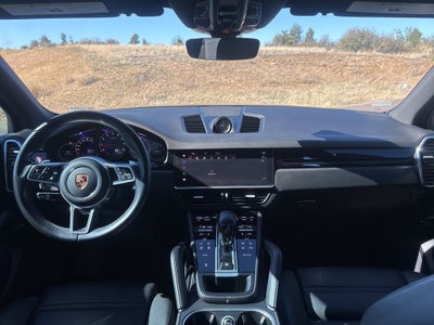 2023 Porsche Cayenne Base