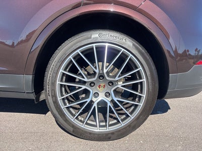 2023 Porsche Cayenne Base